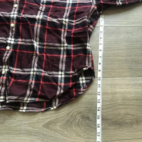 Womens Levi’s Relaxed Fit Plaid Long Sleeve Button Down Shirt Size XL - Picture 8 of 9